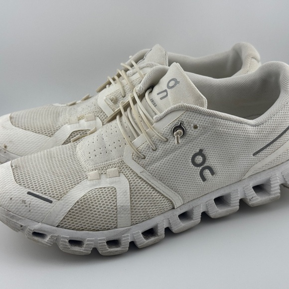 On Running Cloud 5 All White Triple White 59.98918 womens Running Sneakers Sz 7 - Picture 4 of 9